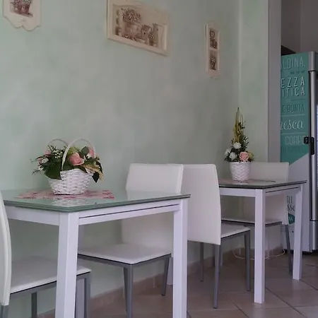Le Rose فندق مبيت وإفطار أولبيا