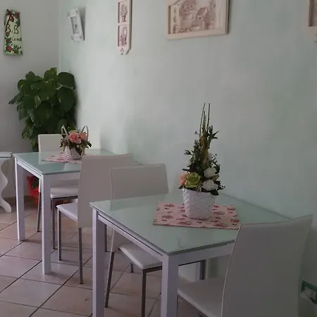 Le Rose 3* אולביה